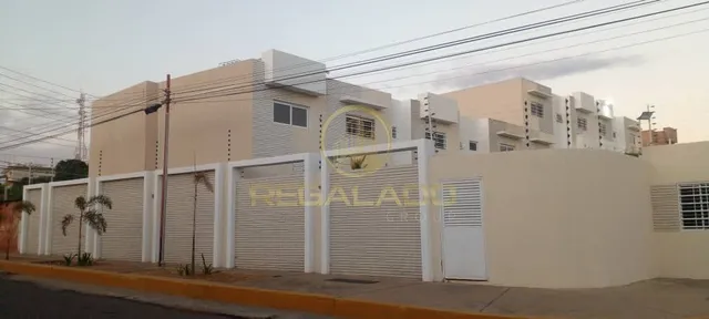 Ca-229 Zona Norte Tonwhouse Villa Paraíso I