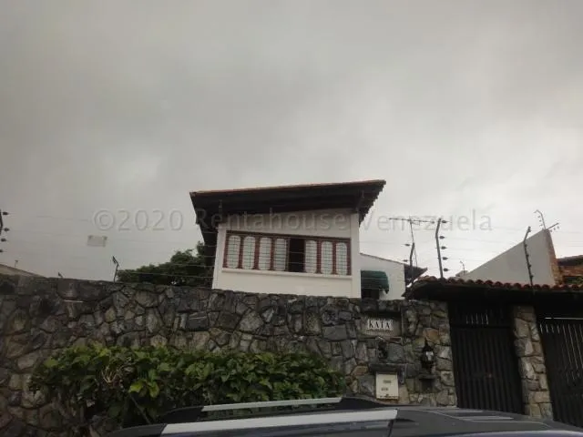 Hermosa Casa En Calle Cerrada Con Vigilancia 24 H  El Cafetal  Nb 3-24253