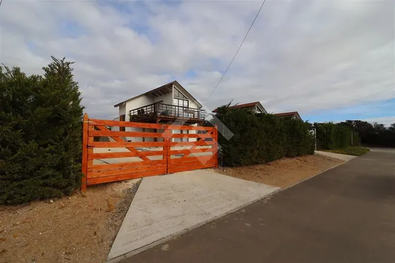 Casa En Arriendo De 3 Dorm. En Tongoy