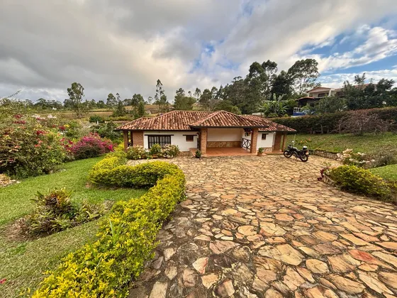 Casa Campestre En Venta, Cerca Al Mercado Campesino