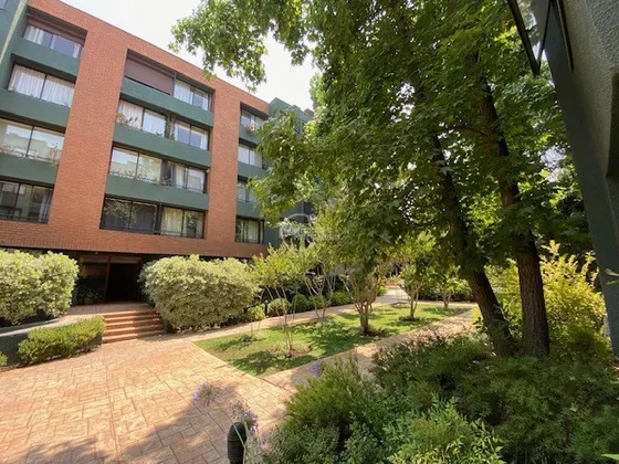 Departamento En Venta De 2 Dorm. En Lo Barnechea