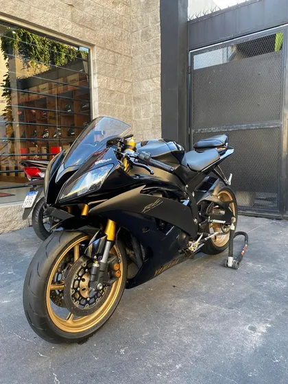 Yamaha R6