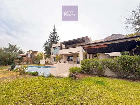 Casa En Arriendo De 5 Dorm. En Hacienda De Chicureo Colina
