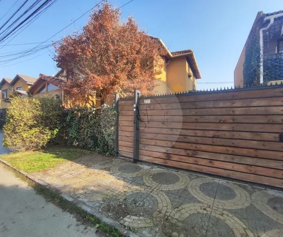 Vendo Casa De 3 Dormitorios 2 Baños En Barrio Tranquilo!