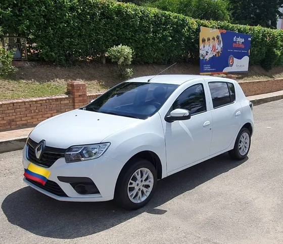 Renault Sandero Sandero Dynamique 1.6 Con 16 Valvulas,soy Unica Dueña