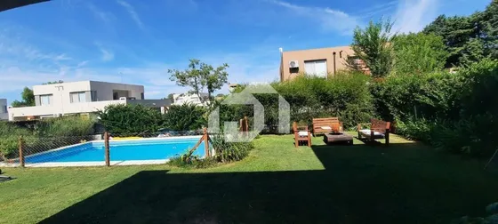 Casa  En Venta En Casas Del Este, Pilar Del Este, Pilar