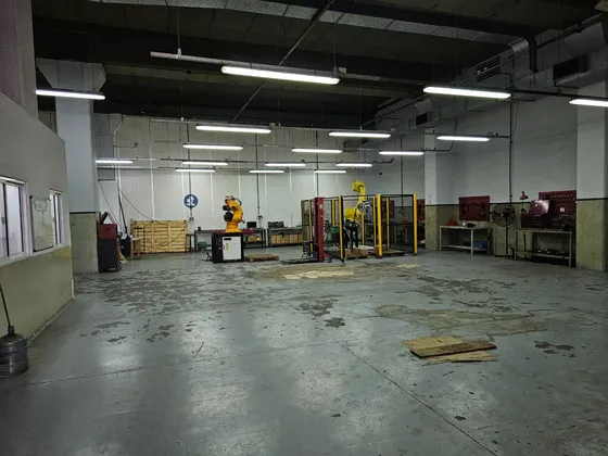 Nave Industrial En  Complejo Corporación Sur - Alquiler