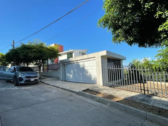 Casa 207m2 Con Terreno De 273m2 En Culiacan 3 Recamaras