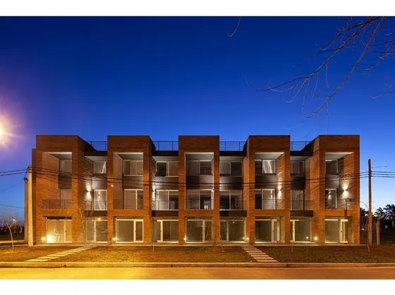 Duplex De 2 Dormis Con Cochera  En Condo Tierra Nueva