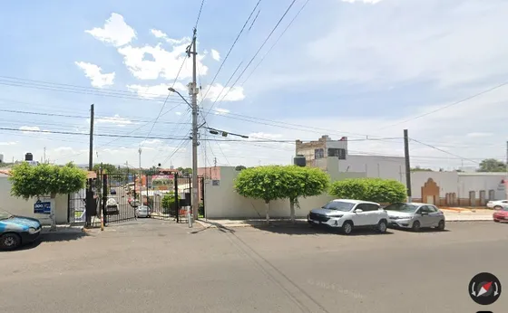 Casa Ubicada En Colonia Arboledas Del Sur Guadalajara, Jalisco. Con 2 Recamaras Y 105m2. Entre Av. Cristóbal Colón Y Av. De Los Ahuehuetes. 