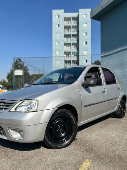 Renault Logan 1.6 Privilège Hi-torque 4p