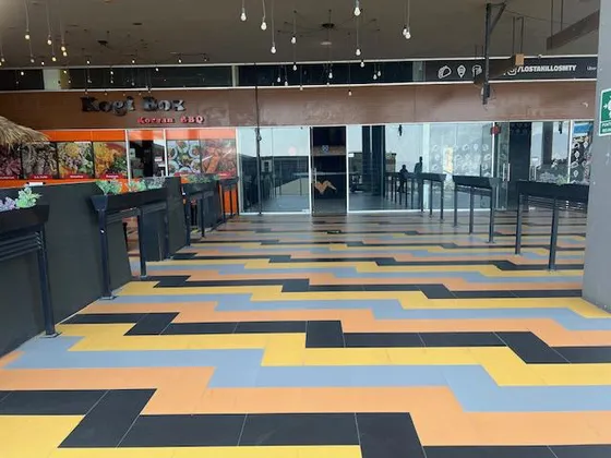 Local En Renta Plaza Serrania Puerta De Hierro Cumbres Monterrey
