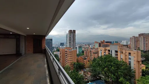 Apartamento En Arriendo Poblado 643-8292575