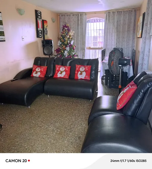 Apartamento En Venta Urb. 27 De Febrero ( Menca De Leoni)  Guarenas  Yh