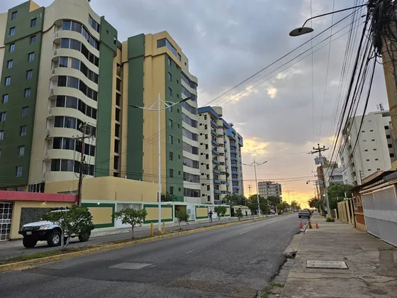Se Vende Apto De 4 Hab De 200 M2 , Res Kynaki ,lecheria Anzoategui