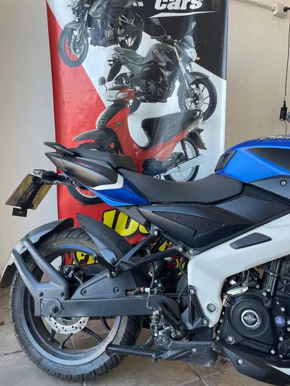 Rouser Ns 200