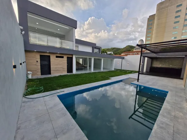 Annic Coronado Vende Mpecable Casa Recién Remodelada A Estrenar En La Urb. La Viña En Calle Cerrada Ref. 260477