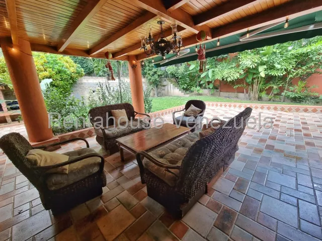 Vendo Casa En Calle Ciega Prados Del Este Yf