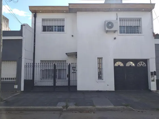 Venta De Casa 5 Ambientes