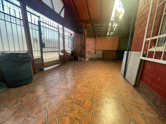 Casa Al Lado De Hospital El Pino