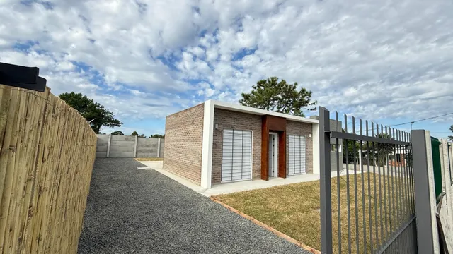 Alquiler Casa Dos Dormitorios Un Baño En Lomas De Solymar, Ciudad De La Costa Con Amplio Terreno