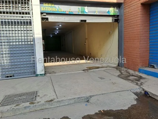 Venta Local Comercial De 3 Niveles Zona Centro A Pie De Calle Maracay 25-18021 Gjg