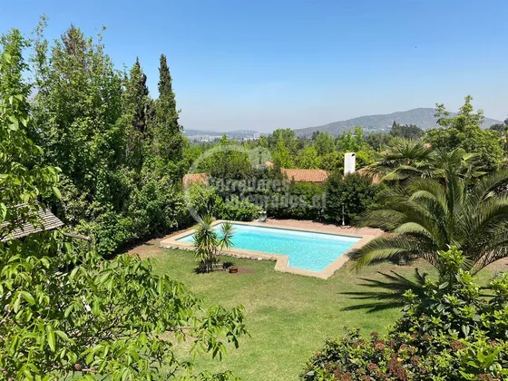 Casa En Venta De 5 Dorm. En Lo Barnechea