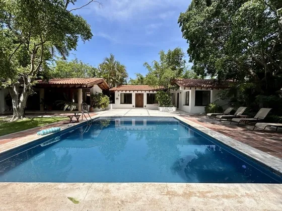 Casa En Fraccionamiento Privado Con Alberca