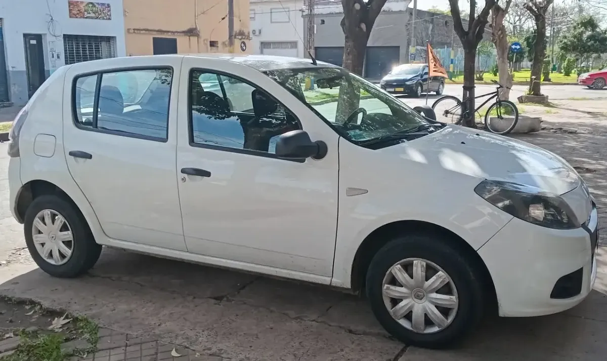 Renault Sandero 1.6 Authentique Pack I 90cv