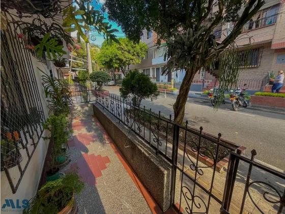 Casa De Primer Piso En Sector Plano Y Central De E...(mls#250003)