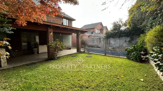Venta De Acogedora Casa En Las Pircas, Peñalolén