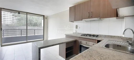 Departamento En Arriendo De 2 Dorm. 1 Baño En Independencia