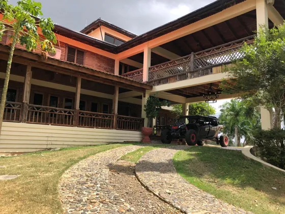 Vendo Finca En El Seibo, 12 Mil Tareas, 2.5 Km De Río, Agua, Luz, Corrales Y Villa