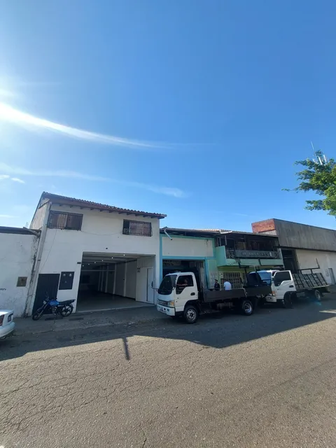 Se Alquila  Local Comercial A Pie De Calle Prolongación De La 5ta Avenida San Cristóbal (diagonal Al Frente Del Ministerio Público)