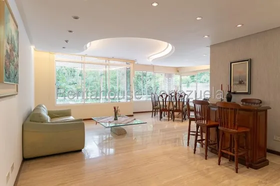 Jecsse Salazar Mls #j25-21740 Tu Nuevo Hogar Te Espera En La Florida 