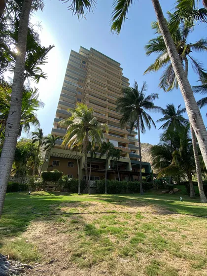 Apartamento Con Vista Al Mar En Lecheria Edificio Exclusivo