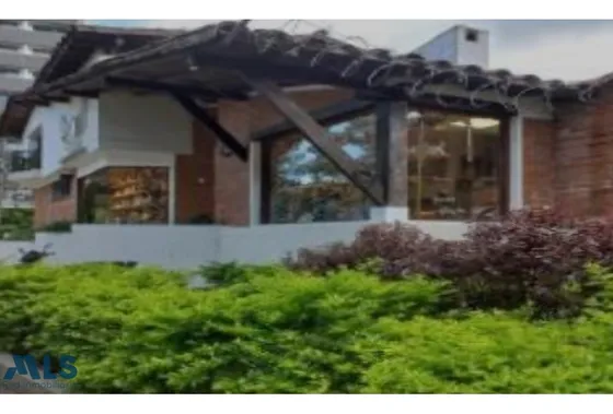 Casa Esquinera En Estratégica Ubicación En El Se...(mls#249868)