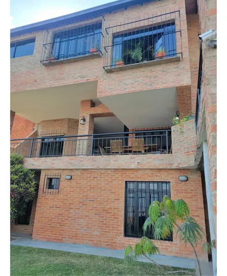 Colinas De La Lagunita Con Anexo Independiente
