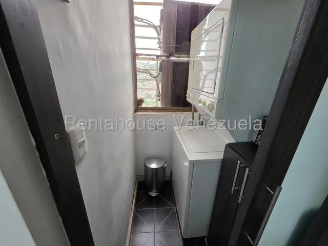 Yj Apartamento En Venta Remodelado, Calle Cerrada Con Vigilancia