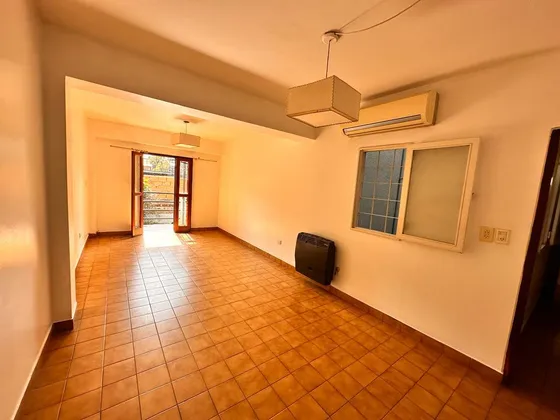 Amplio Departamento 3 Dormitorios En Crisóstomo Álv Al 2100