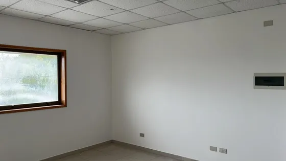 Oficina En Arriendo En Quellón De 29 M²: Ubicación Céntrica