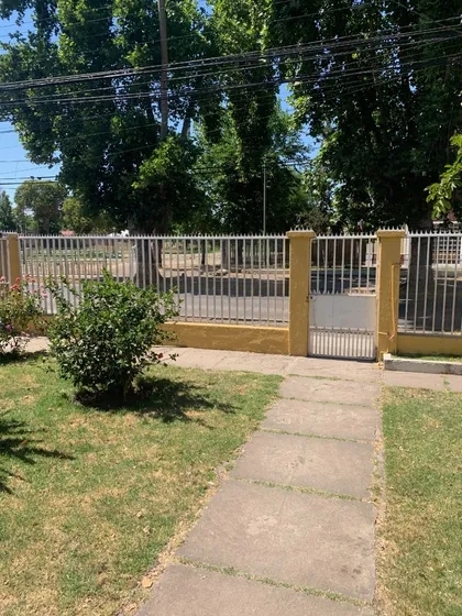 Casa En Venta A 2 Cuadras De La Plaza De Peñaflor, Excelente