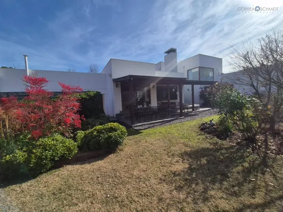 Casa En Venta De 4 Dorm. En El Maiten