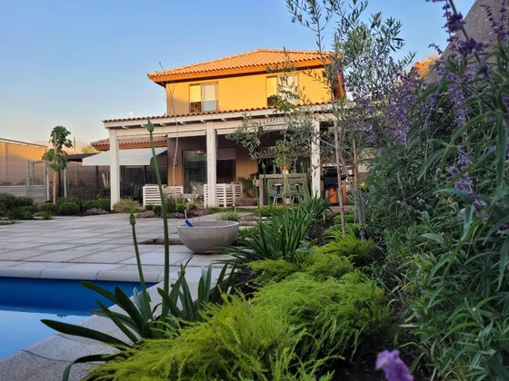 Casa En Condominio Con Hermoso Jardin 