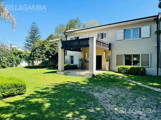 Casa Venta Martinez 7 Ambientes Jardin Piscina