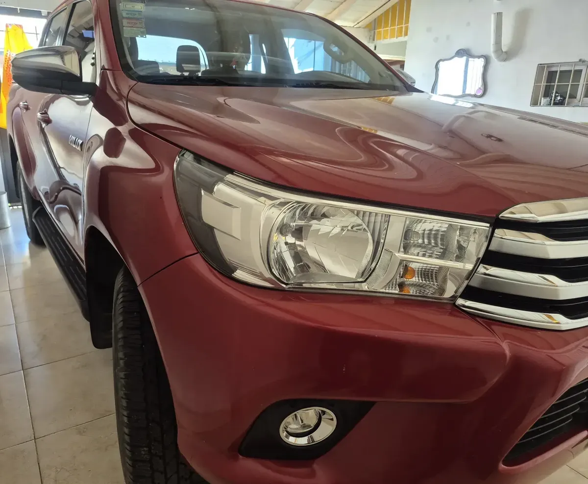 Toyota Hilux SRV