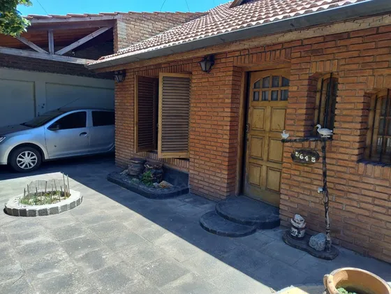Casa En Venta 5 Ambientes Villa Luzuriaga