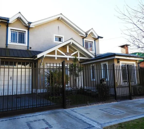 Venta De Casa En Martin Coronado 6 Ambientes