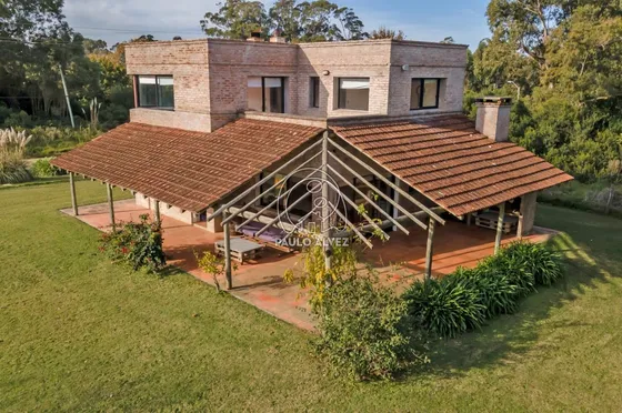 Casas Alquiler Temporal 4 Dormitorios Piriápolis