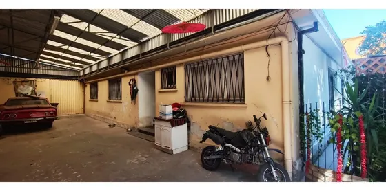Excelente Propiedad Con Uso Habitacional Y Comercial